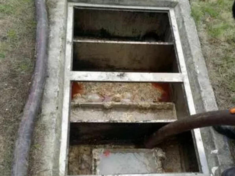 向阳隔油池清理